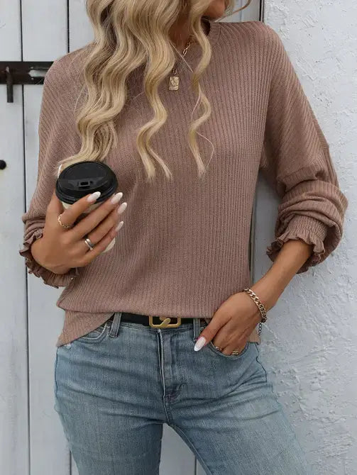 Casual Ribbed Long-Sleeve Sweater with a Relaxed Silhouette