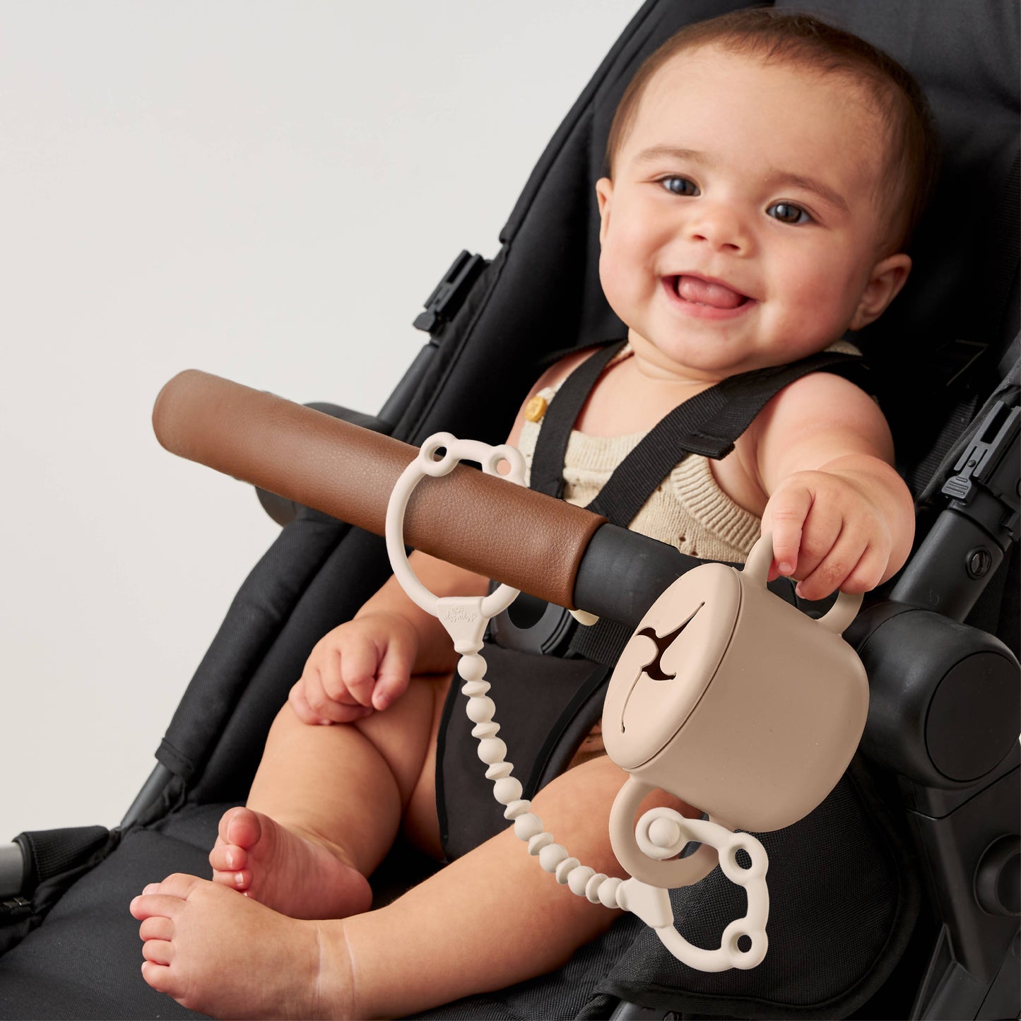 Itzy Strap Pack™ - Toy and Snack Cup Strap