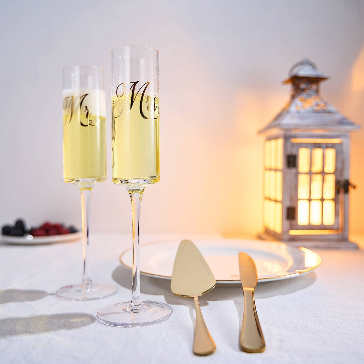 Mr & Mrs Champagne Flutes Gift Set - Gold
